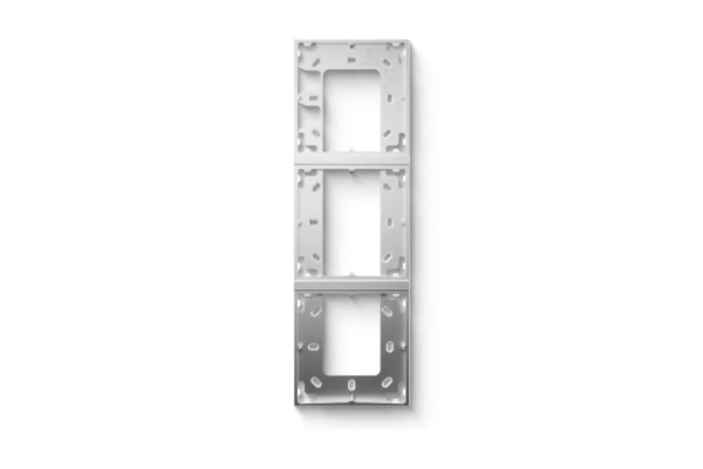 Loxone Montagerahmen 3-fach Silber – Eloxiertes Aluminium, witterungsbeständig, ultra flach (286x90x15,5mm), ideal für Intercom & Touch Pure Geräte