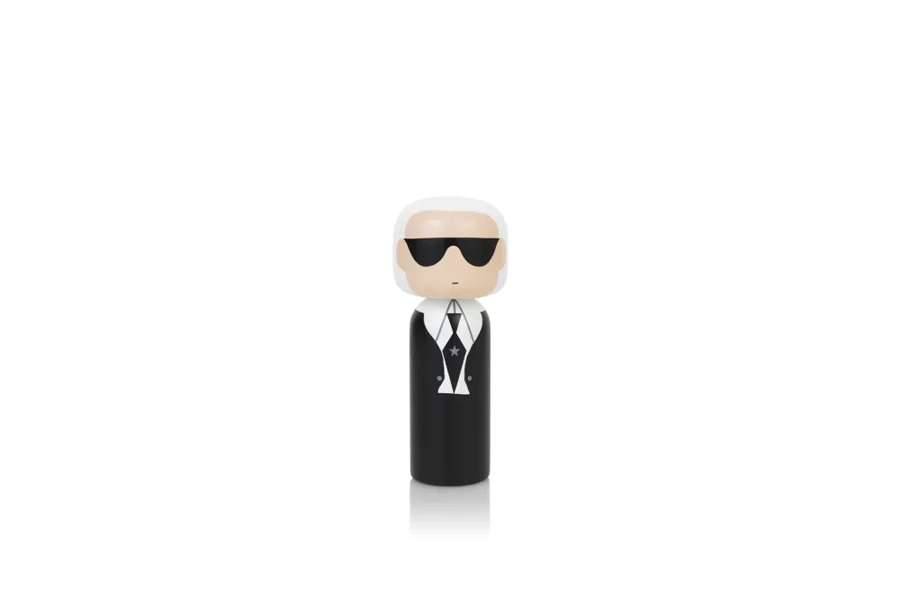 Lucie Kaas Kokeshi Puppe "Karl" - Small, handbemalt, Schima Superba-Holz, 14,5 cm, Designerin Becky Kemp, Modeikone Karl Lagerfeld