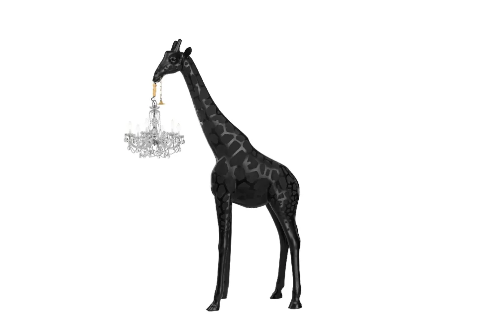 Qeeboo Giraffe in Love Stehlampe M - Schwarze Outdoor-Lampe, 2,65m, wasserdicht, IP65, mit Kronleuchter, Design von Marcantonio