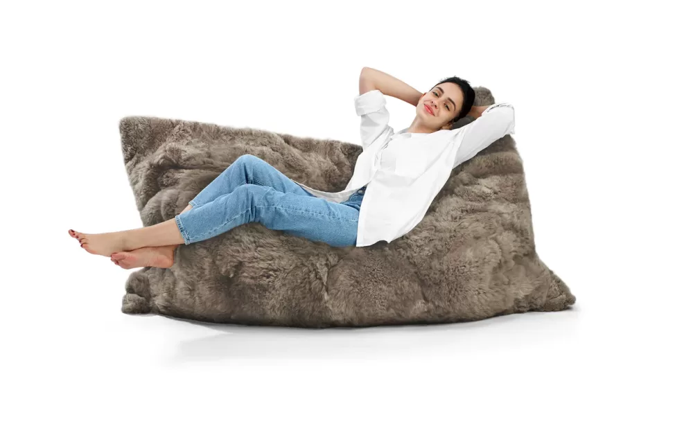 WEICH Couture Alpaca Lounger REY | Dunkelchampagner | Luxuriöses Alpaka & italienisches Leder | Ethik & Nachhaltigkeit | Exklusives Design