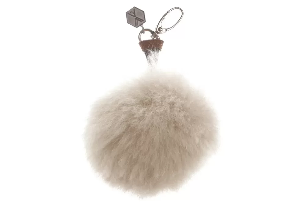 WEICH Couture Alpaca Pompon CLAVE | Beige Schlüsselanhänger aus 100% Royal Alpaca-Fell | Allergikerfreundlich, atmungsaktiv, exklusiver Geschenkkarton