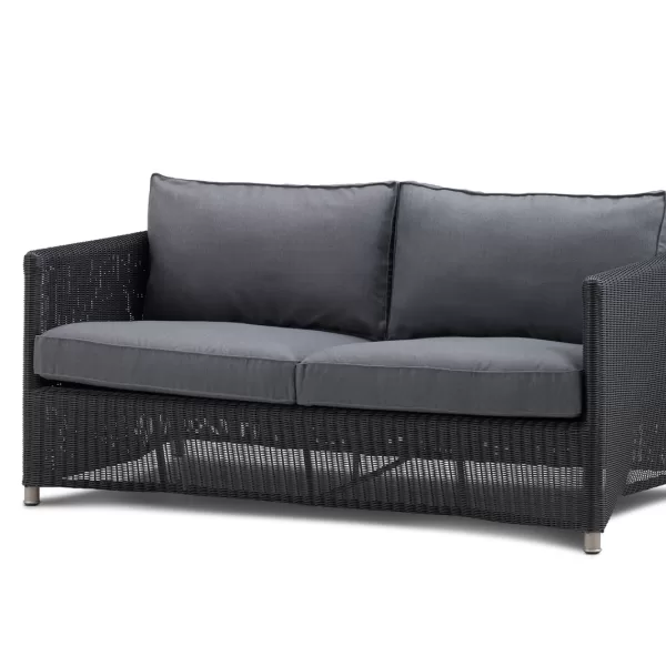 Cane-line Diamond 2-Sitzer Sofa in Graphit | Wetterfest, QuickDryFoam, Pflegeleicht, Modernes Design für Terrasse & Garten