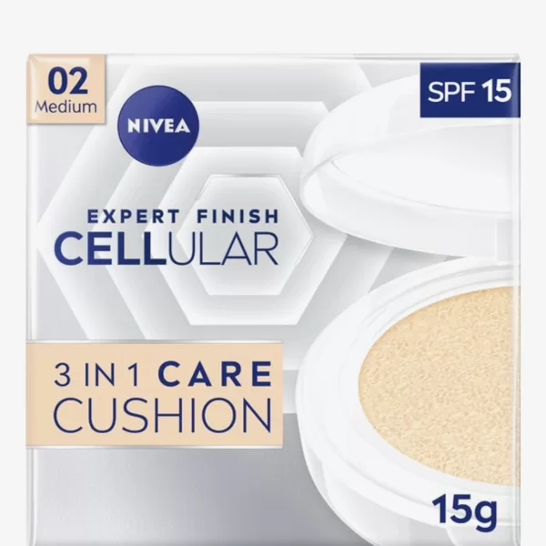 NIVEA Hyaluron Cellular Filler 3in1 Care Cushion Medium Nr. 02 SPF15 – 24h Feuchtigkeit, Collagenbooster, natürliche Teint, inkl. Cushionpad