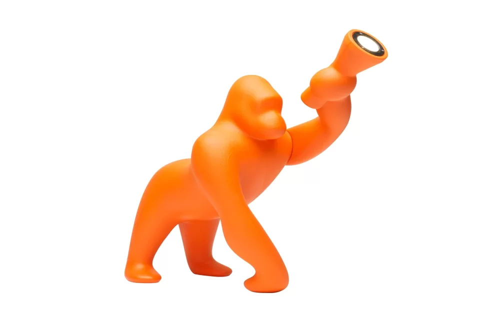 Qeeboo Kong XS Tischleuchte – Gorilla Design, verstellbarer Arm, dunkelorange, für Innenräume, von Stefano Giovannoni, dekorativ und funktional