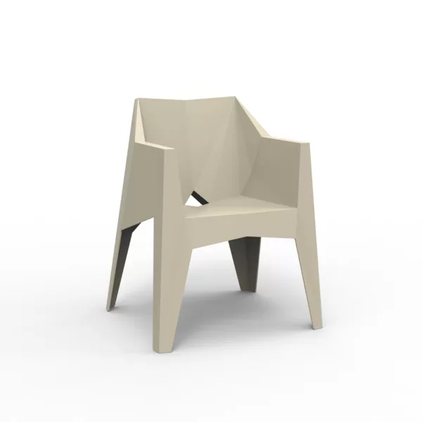 Vondom Voxel Stuhl mit Armlehne Ecru – Designerstuhl von Karim Rashid, futuristisches Design, nachhaltig, komfortabel, Kunststoff-Spritzguss.