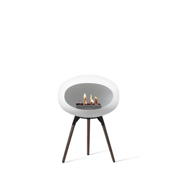 Le feu Ground Low White Bioethanol Kamin mit Smoked Oak Black Beinen – ideal für kleine Räume, Terrasse und Balkon, modern & transportabel.