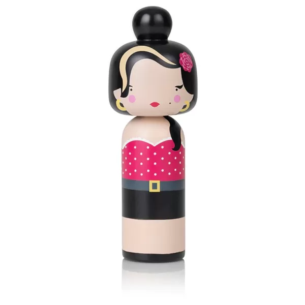 Lucie Kaas Kokeshi Doll Amy | S Größe | Schima Superba-Holz | Becky Kemp Design | Jazz-Soul Ikone | Stilvolle Deko Figur