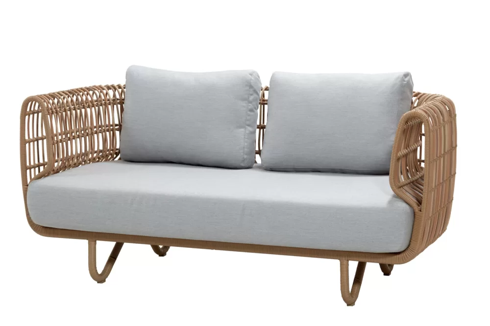 Cane-line Nest 2-Sitzer Outdoor Sofa mit Kissen – Wetterfest, pflegeleicht, modernes Design, ideal für Terrasse und Garten, 165 cm breit