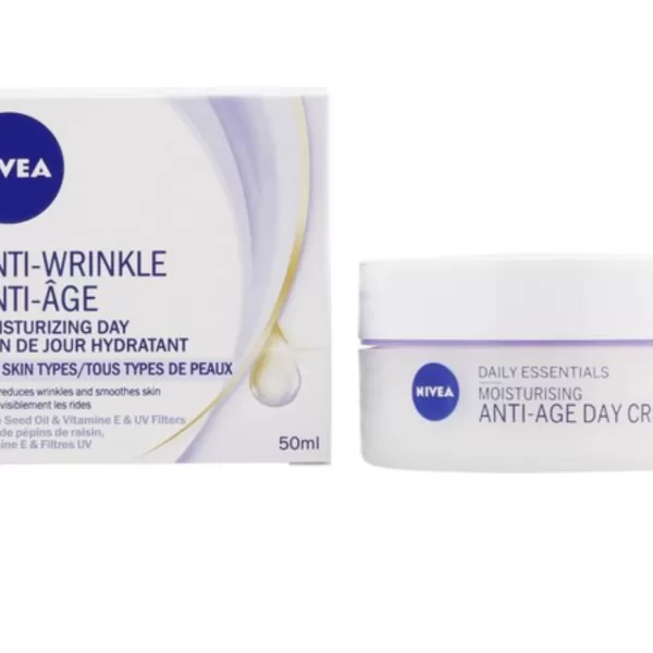 NIVEA Anti-Falten Tagescreme 50 ml - Feuchtigkeitspflege für alle Hauttypen, Anti-Aging, mit Sheabutter & Ubiquinon