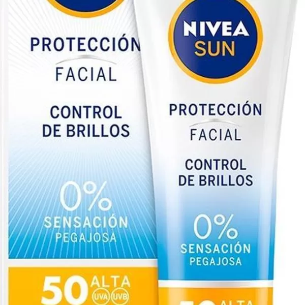 NIVEA SUN Gezichtszonnecrème SPF 50 - 50 ml, Bescherming en verzorging voor je huid, Ideaal voor een stralende teint!