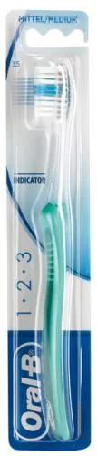 Oral-B 1-2-3 Indicator Zahnbürste 35 Medium - Lichtgrün, mit Indikatorborsten für optimale Mundpflege, sanfte Reinigung und effektive Plaqueentfernung