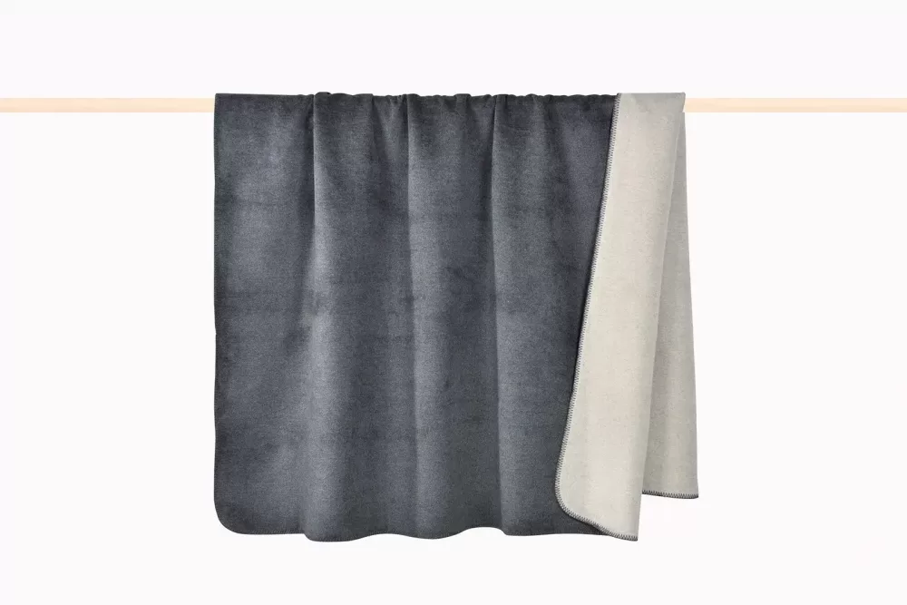 HOBART Plaid Decke 150x200 cm in Grau – Weiche, stilvolle Wohndecke für Wohnzimmer & Schlafzimmer, 65% Baumwolle, 35% Acryl