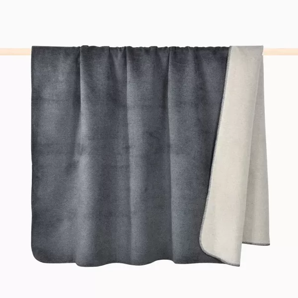 HOBART Plaid Decke 150x200 cm in Grau – Weiche, stilvolle Wohndecke für Wohnzimmer & Schlafzimmer, 65% Baumwolle, 35% Acryl