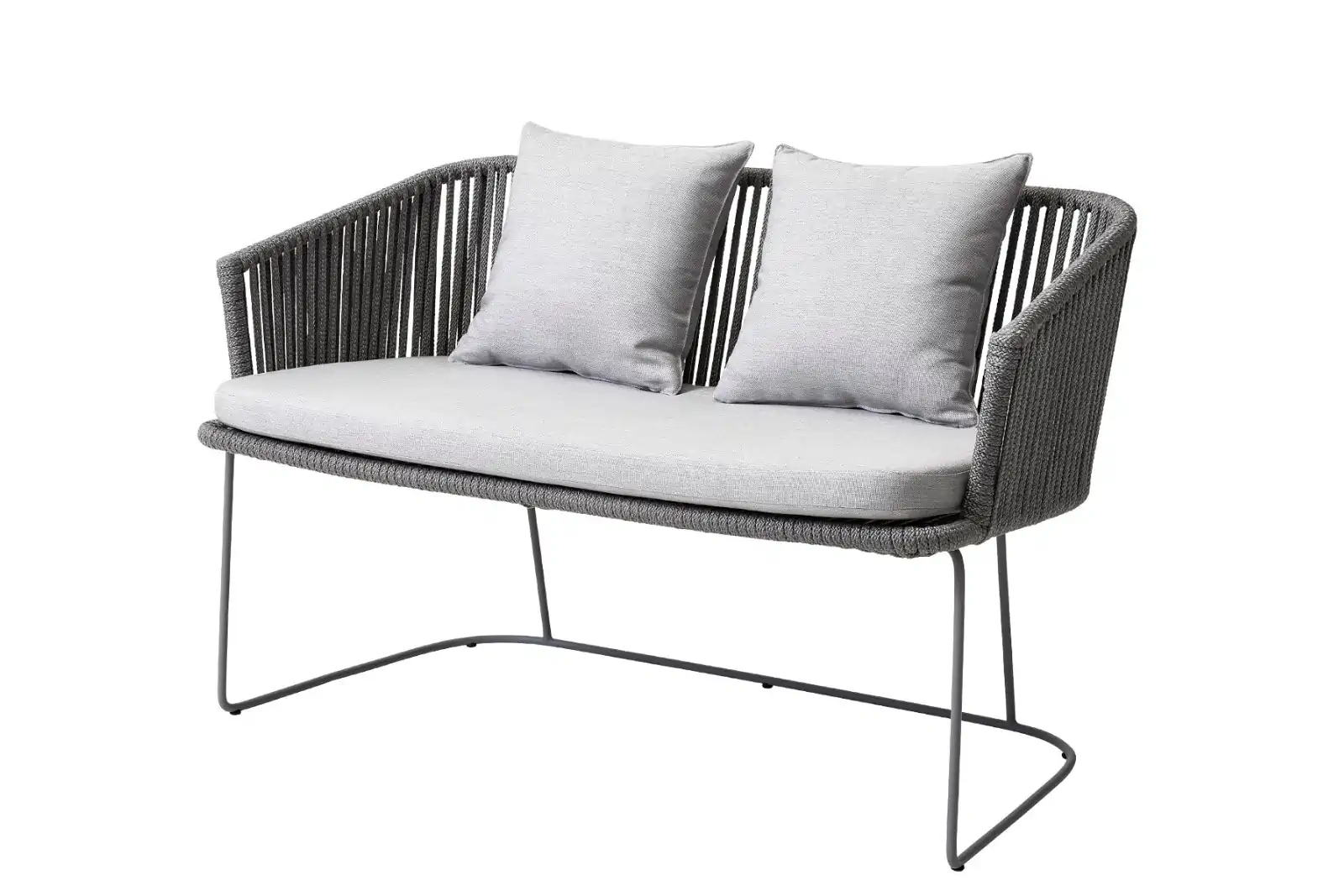 Cane-line Moments Bank mit hellgrauem Kissensatz – skandinavisches Design, vielseitig & komfortabel, von Foersom & Hiort-Lorenzen MDD Cane-line Moments Bank mit hellgrauem Kissensatz – skandinavisches Design, vielseitig & komfortabel, von Foersom & Hiort-Lorenzen MDD