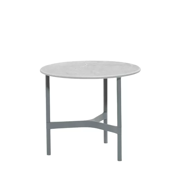 Cane-line Twist Couchtisch klein Ø 45 cm | Leichtgrau - Fossilgrau | Eleganter Beistelltisch für Innen & Außen von byKATO Cane-line Twist Couchtisch klein Ø 45 cm | Leichtgrau - Fossilgrau | Eleganter Beistelltisch für Innen & Außen von byKATO