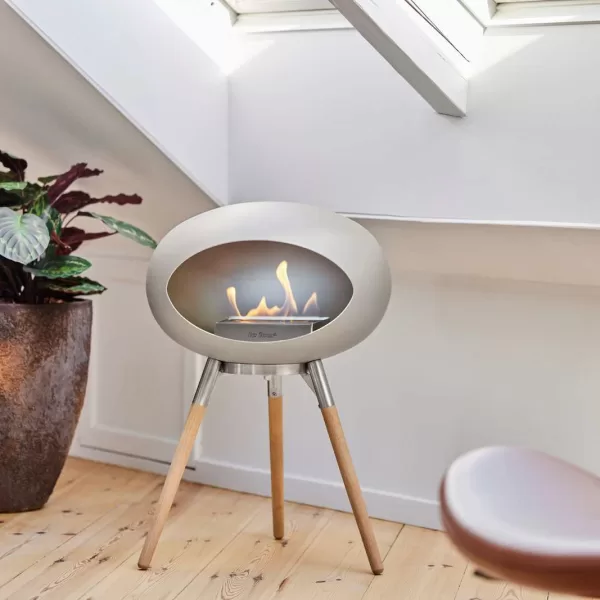 Le feu Ground Low Nickel Bioethanol Kamin – Smoked Oak & Edelstahl, transportabel für Balkon & kleine Räume, modernes Design, inkl. Brenner. Le feu Ground Low Nickel Bioethanol Kamin – Smoked Oak & Edelstahl, transportabel für Balkon & kleine Räume, modernes Design, inkl. Brenner.