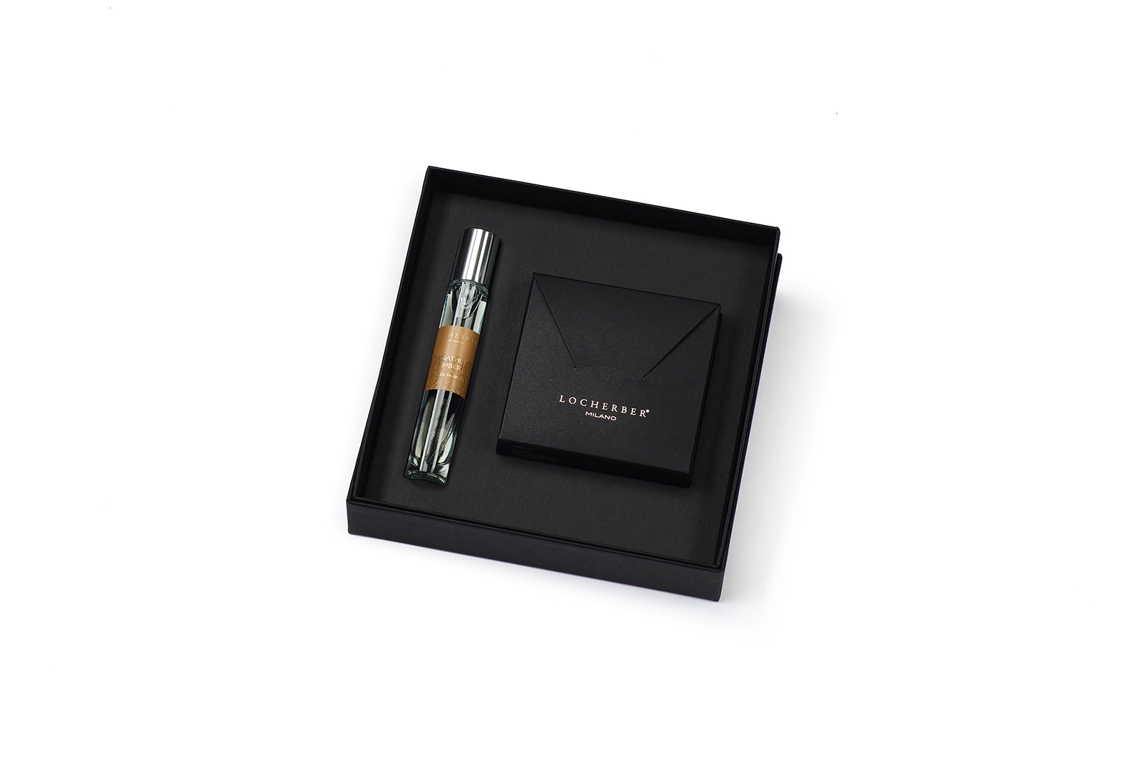 Locherber Milano Agathi's Amber Geschenkset | Skyline Collection | Duftsachet & 10ml Raumspray | Edler Raumduft mit Bernstein & Vanille Locherber Milano Agathi's Amber Geschenkset | Skyline Collection | Duftsachet & 10ml Raumspray | Edler Raumduft mit Bernstein & Vanille