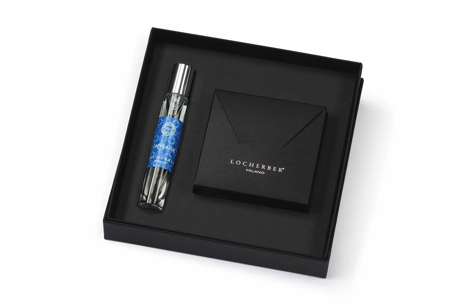 Locherber Milano Capri Azul Raumduft 500 ml | Skyline Collection | Frischer, blumiger Duft mit Zitrone, Jasmin & Moschus | Geschenkset Locherber Milano Capri Azul Raumduft 500 ml | Skyline Collection | Frischer, blumiger Duft mit Zitrone, Jasmin & Moschus | Geschenkset