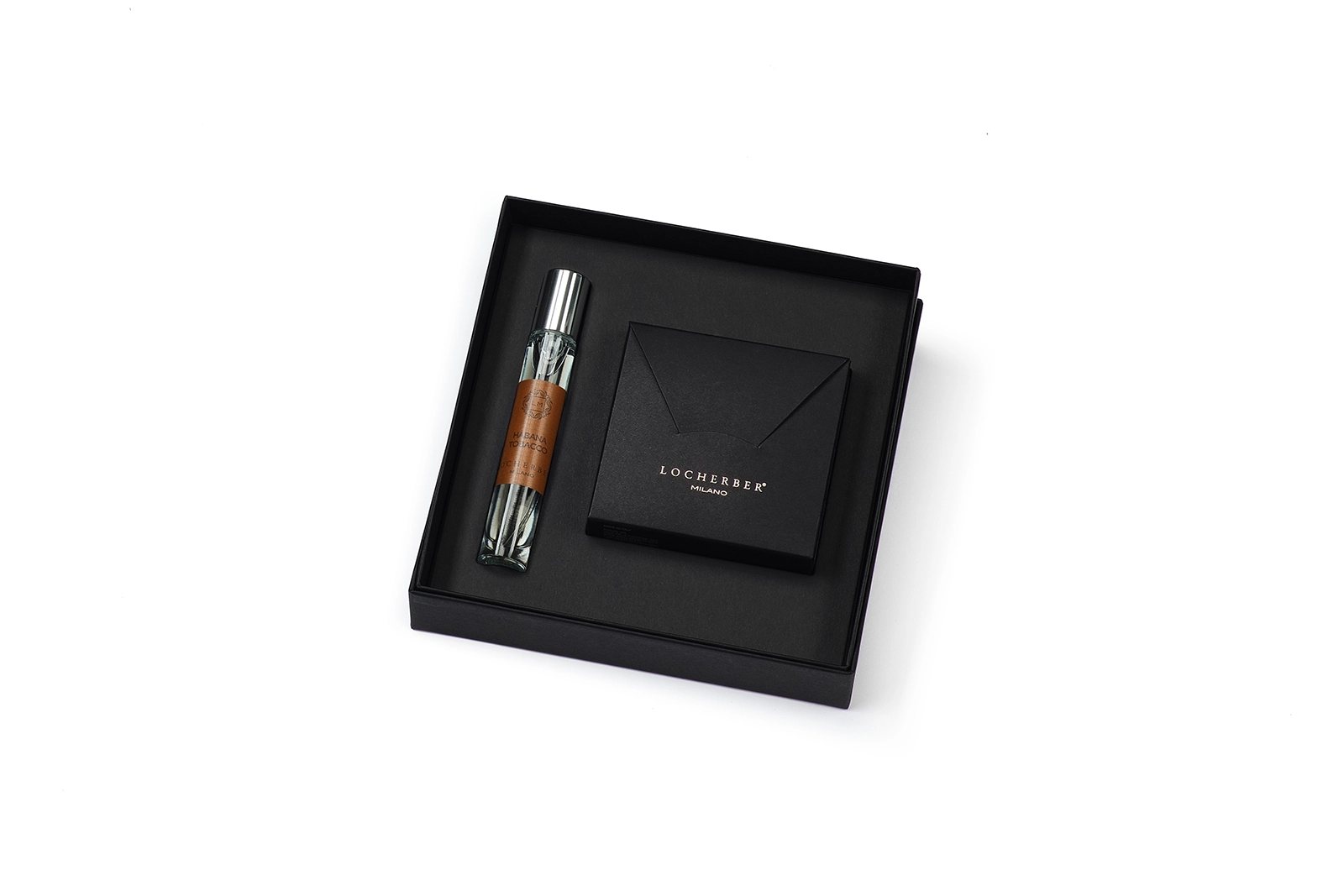 Locherber Milano Habana Tobacco Geschenkset | Eau de Parfum 10ml & Duftsachet | Skyline Collection | Exotischer Duft für Entdecker Locherber Milano Habana Tobacco Geschenkset | Eau de Parfum 10ml & Duftsachet | Skyline Collection | Exotischer Duft für Entdecker
