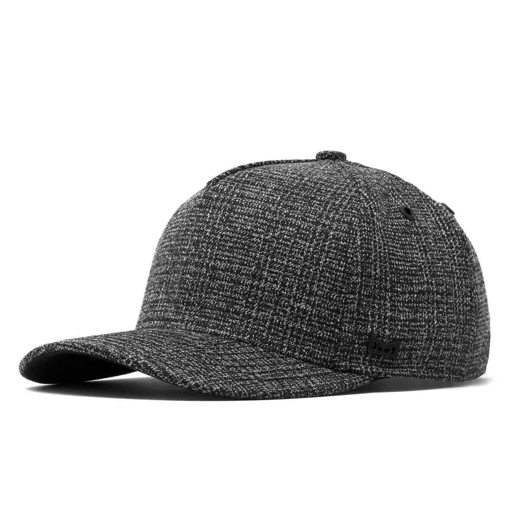 MELIN Aberdeen Charcoal - Karierte Wollkappe mit Nubukleder-verschluss, feuchtigkeitsabsorbierendem Innenfutter & versteckter Tasche MELIN Aberdeen Charcoal - Karierte Wollkappe mit Nubukleder-verschluss, feuchtigkeitsabsorbierendem Innenfutter & versteckter Tasche