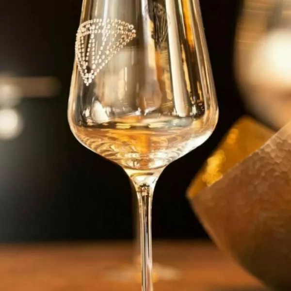 "Novoline Weinglas mit Swarovski® Kristallen – 1x Diamond, spülmaschinenfest, ideal für Hotels & Büros, personalisierbar ab 50 Gläsern" "Novoline Weinglas mit Swarovski® Kristallen – 1x Diamond, spülmaschinenfest, ideal für Hotels & Büros, personalisierbar ab 50 Gläsern"