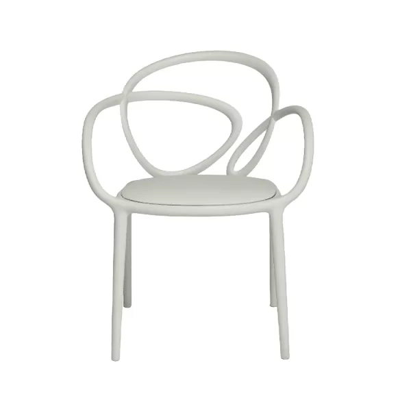 Qeeboo Loop Chair 2er Set mit Polster in Weiß | Designstuhl für Innenbereich, stapelbar, asymmetrische Form, von Front entworfen Qeeboo Loop Chair 2er Set mit Polster in Weiß | Designstuhl für Innenbereich, stapelbar, asymmetrische Form, von Front entworfen