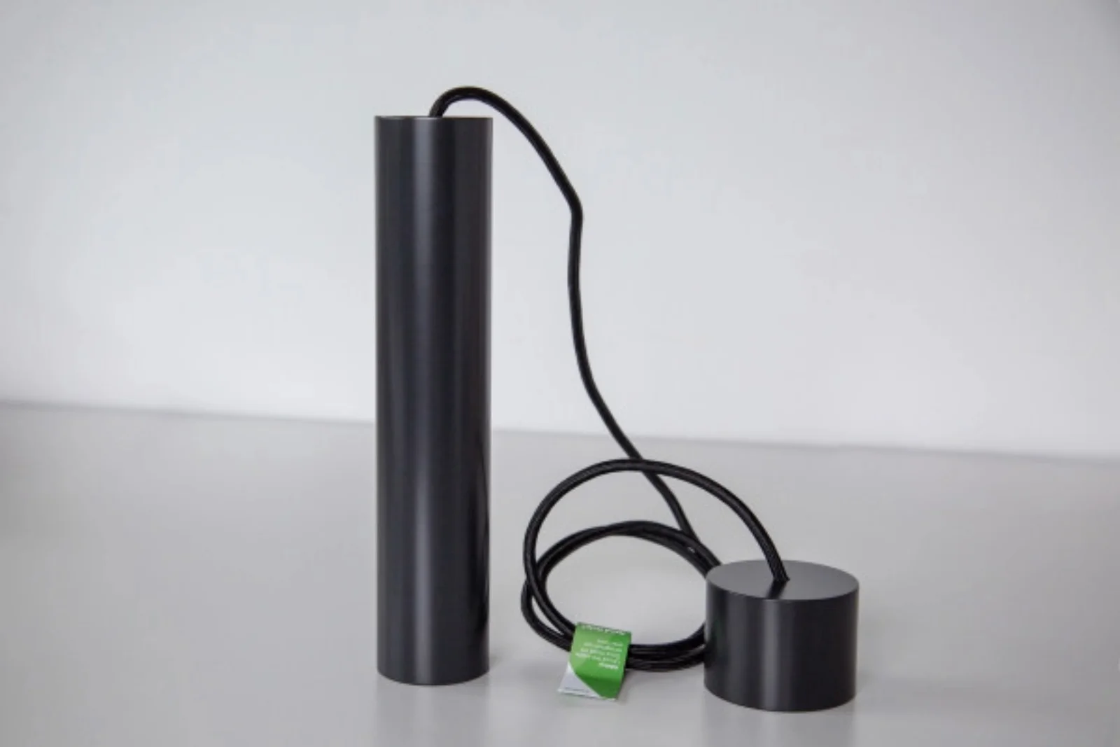 Loxone LED Pendulum Slim Tree Anthrazit - Elegantes Design, RGBW Farbwechsel, Dimmbar, Flexibel einsetzbar, Sanfte Lichtarchitektur Loxone LED Pendulum Slim Tree Anthrazit - Elegantes Design, RGBW Farbwechsel, Dimmbar, Flexibel einsetzbar, Sanfte Lichtarchitektur