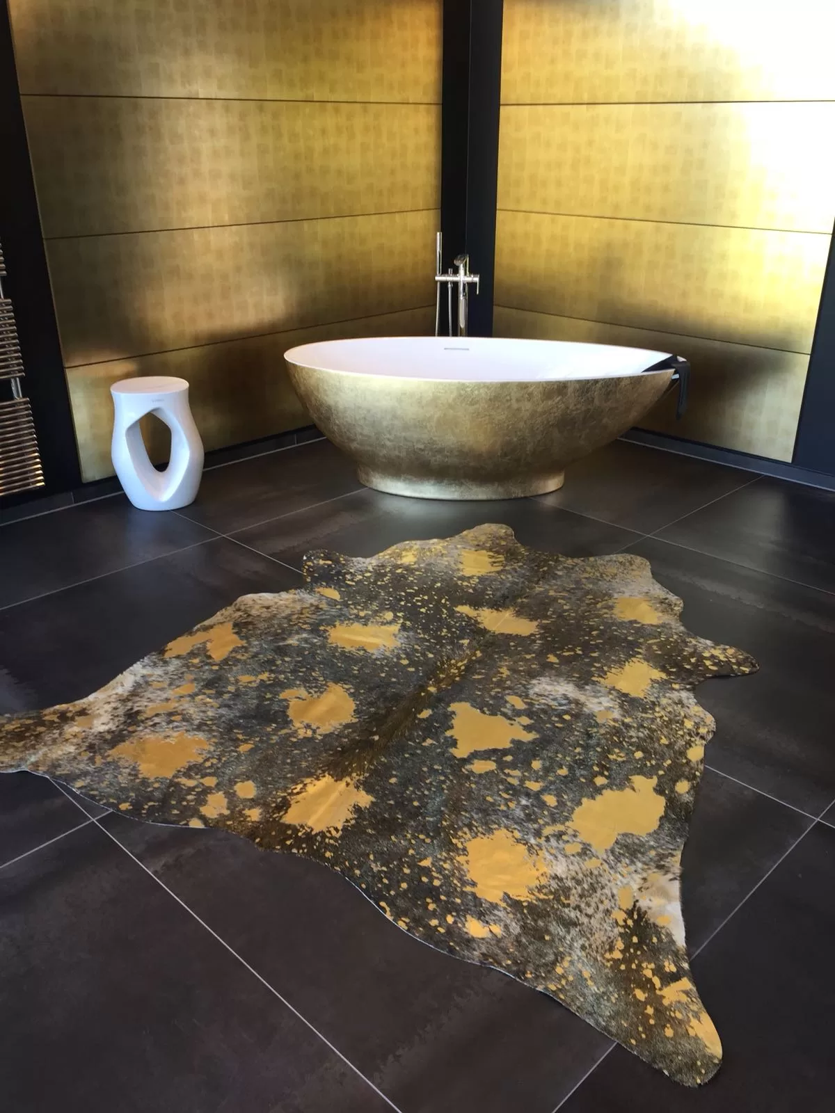 Novoline Designfell Gold - Hochwertiges, einzigartiges Fell aus Südamerika für Wohnbereich, Flur & Badezimmer - Stilvoll & vielseitig Novoline Designfell Gold - Hochwertiges, einzigartiges Fell aus Südamerika für Wohnbereich, Flur & Badezimmer - Stilvoll & vielseitig