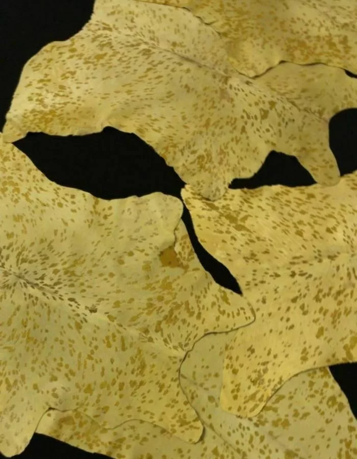 Novoline Designfell-Kalb Gelb – Einzigartiges Südamerika Fell, ideal für Wohnbereich, Flur & Bad, vielseitig einsetzbar, stilvolles Highlight Novoline Designfell-Kalb Gelb – Einzigartiges Südamerika Fell, ideal für Wohnbereich, Flur & Bad, vielseitig einsetzbar, stilvolles Highlight