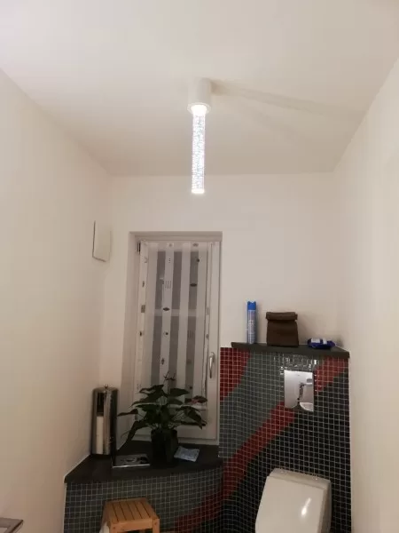 Novoline Diamond Spot Aufbauspot, 30cm Kristallstab, Weiß, 10W, 750 Lumen, Energieeffizienz A, 3000K, edles Design für blendfreies Licht Novoline Diamond Spot Aufbauspot, 30cm Kristallstab, Weiß, 10W, 750 Lumen, Energieeffizienz A, 3000K, edles Design für blendfreies Licht